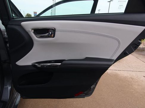 Used 2018 Toyota Avalon Limited w/ All Weather Liner Package FWD image 40