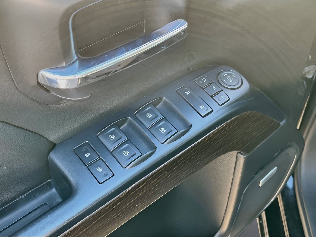 Used 2018 GMC Sierra 1500 Denali w/ Denali Ultimate Package AWD/4WD image 18