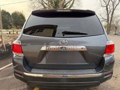 Used 2011 Toyota Highlander 2WD image 5