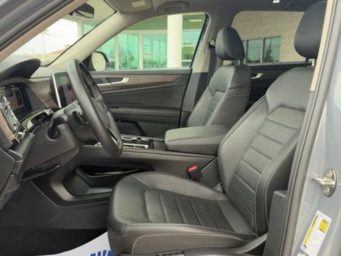 Used 2025 Volkswagen Atlas SEL AWD/4WD image 10