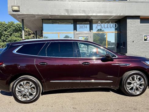 Used 2021 Buick Enclave Avenir w/ Avenir Technology Package AWD/4WD image 2