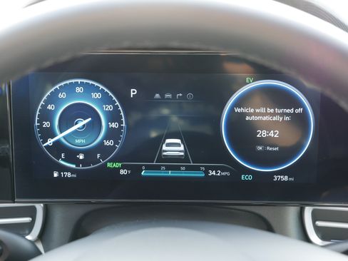Certified 2026 Hyundai Elantra Limited FWD image 21