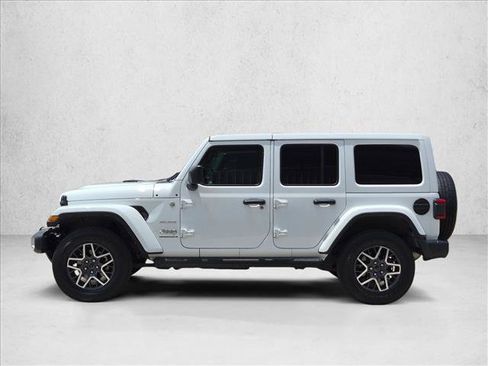 Used 2024 Jeep Wrangler Unlimited Sahara w/ Technology Group AWD/4WD image 8