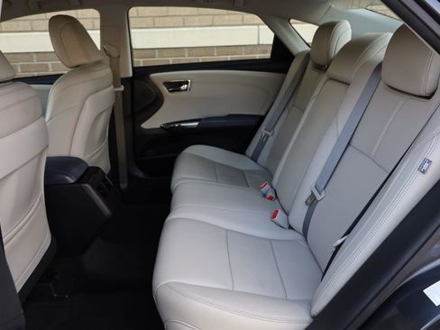 Used 2013 Toyota Avalon XLE FWD image 19