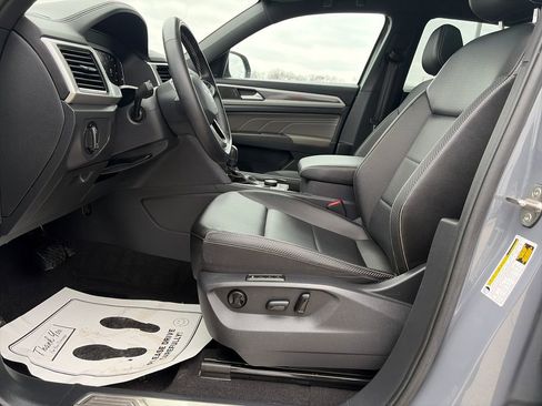 Used 2022 Volkswagen Atlas Cross Sport SEL image 15