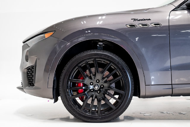 Used 2022 Maserati Levante Modena AWD/4WD image 28