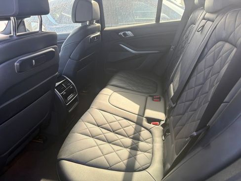 Used 2024 BMW X5 sDrive40i RWD image 3