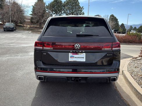 New 2026 Volkswagen Atlas Peak Edition image 5