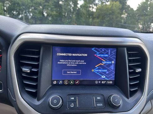 Used 2022 GMC Acadia Denali w/ Denali Ultimate Package FWD image 13