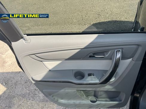 Used 2017 GMC Acadia Limited SLT image 31