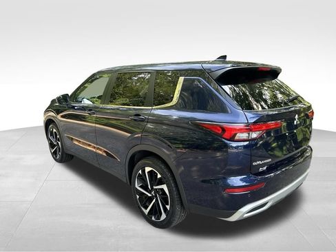 Used 2024 Mitsubishi Outlander SE FWD image 3