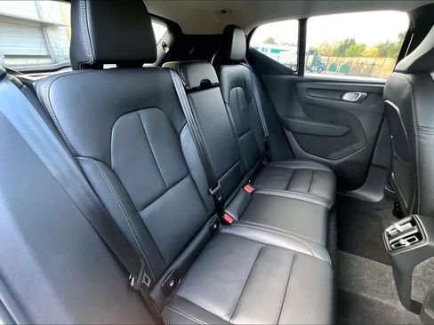 Used 2025 Volvo XC40 B5 Core w/ Protection Package Premier image 30