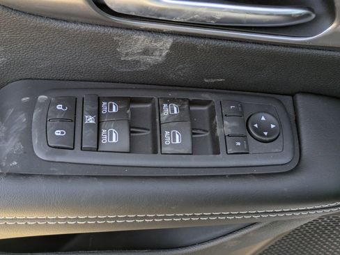 New 2026 Chrysler Pacifica Select FWD image 21