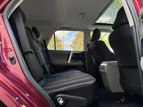 Used 2011 Toyota 4Runner SR5 w/ Convenience Pkg AWD/4WD image 31
