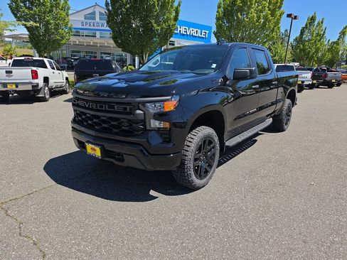 New 2026 Chevrolet Silverado 1500 Custom Trail Boss w/ Midnight Edition AWD/4WD image 1