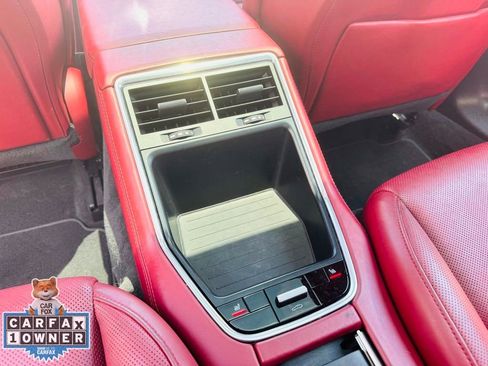 Used 2019 Porsche Panamera image 14