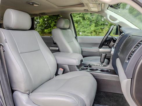 Used 2018 Toyota Sequoia Limited w/ Safety & Convenience Package RWD image 32