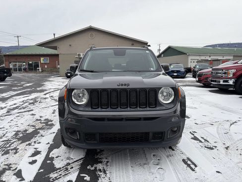Used 2018 Jeep Renegade Altitude image 4