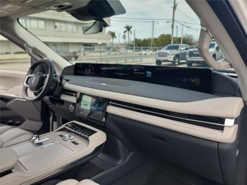 New 2026 Lincoln Navigator Reserve image 24