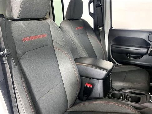 Used 2025 Jeep Wrangler Unlimited Rubicon AWD/4WD image 7