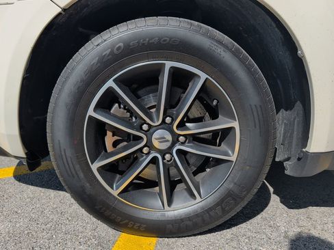 Used 2018 Dodge Journey SE w/ Connectivity Group FWD image 4