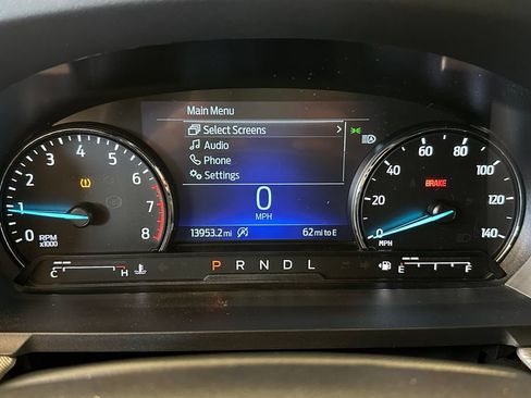 Used 2024 Ford Explorer XLT w/ Equipment Group 202A AWD/4WD image 10