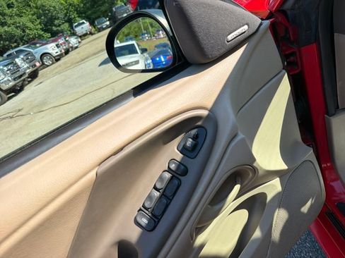Used 2003 Ford Mustang Convertible RWD image 15