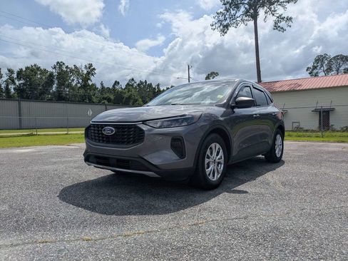 Used 2023 Ford Escape Active w/ Tech Pack #1 FWD image 9