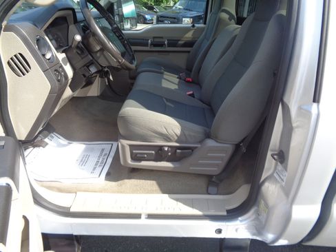 Used 2010 Ford F250 XLT image 22