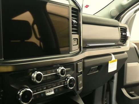 New 2026 Ford F250 Lariat w/ FX4 Off-Road Package image 13