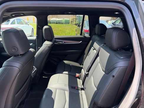 Used 2025 Cadillac XT6 Luxury FWD image 20