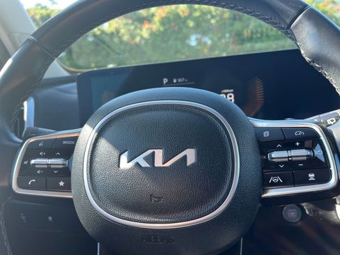 Used 2024 Kia Sorento S image 29