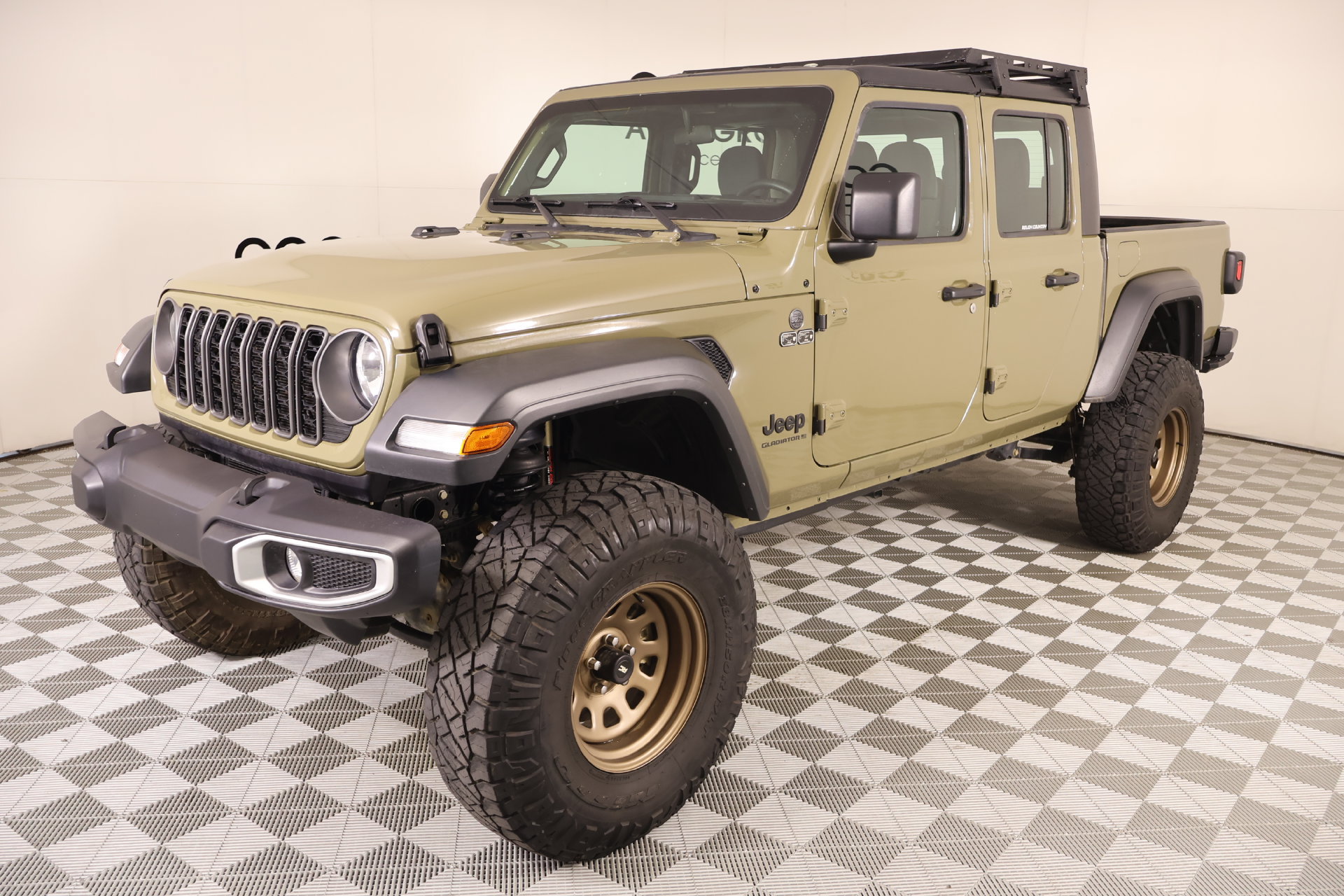 Used 2025 Jeep Gladiator Sport AWD/4WD image 9