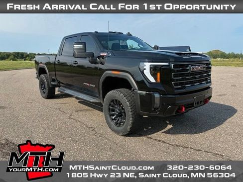 Used 2024 GMC Sierra 2500 AT4 w/ Technology Package AWD/4WD image 2