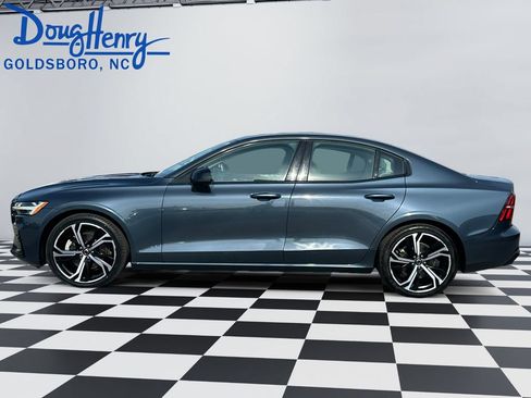 Used 2024 Volvo S60 B5 Core AWD/4WD image 2