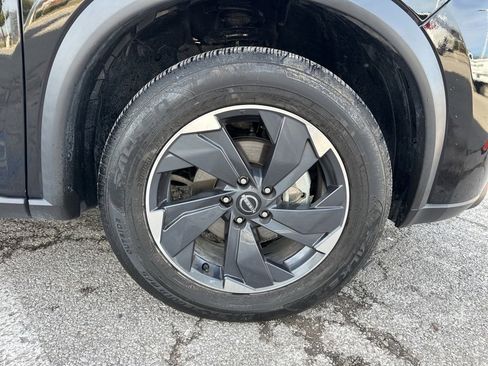 Used 2024 Nissan Rogue SV image 41