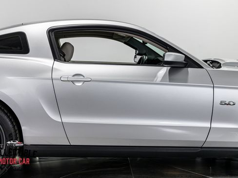 Used 2011 Ford Mustang GT Premium image 42