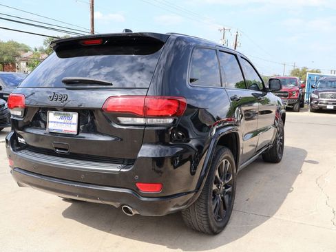 Used 2020 Jeep Grand Cherokee Altitude RWD image 7