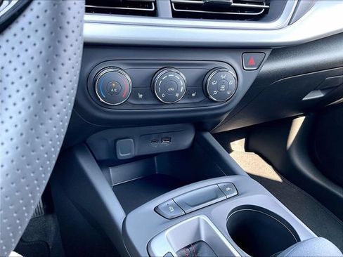 New 2026 Chevrolet Trax RS w/ Sunroof Package FWD image 21