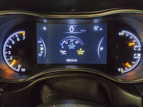 Used 2021 Jeep Grand Cherokee Trailhawk w/ Trailhawk Luxury Group image 23