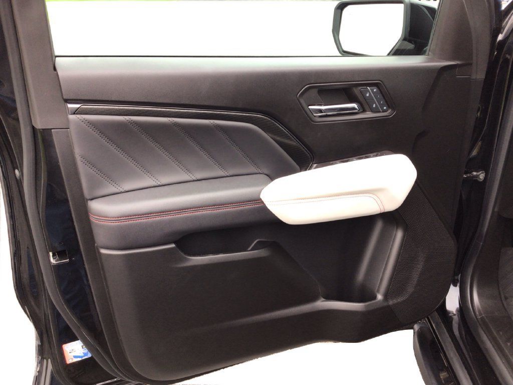 Used 2024 GMC Canyon AT4X AWD/4WD image 19