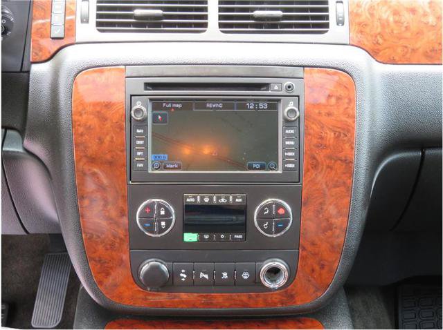 Used 2007 Chevrolet Suburban LTZ w/ LTZ Preferred Equipment Group AWD/4WD image 29