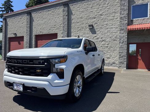 Used 2025 Chevrolet Silverado 1500 Custom AWD/4WD image 4