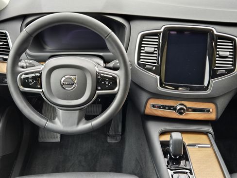 Used 2024 Volvo XC90 B6 Plus w/ Protection Package Premier image 38