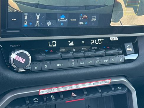 New 2025 Toyota Tundra Limited image 18