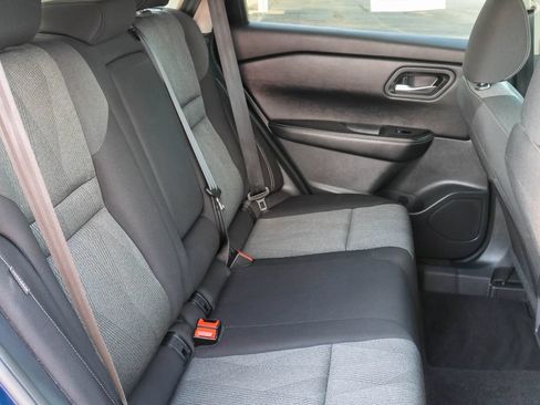 Used 2025 Nissan Rogue SV AWD/4WD image 11