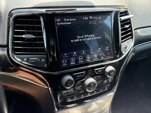 Used 2019 Jeep Grand Cherokee Trailhawk AWD/4WD image 24