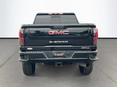 Used 2025 GMC Sierra 2500 AT4 AWD/4WD image 6
