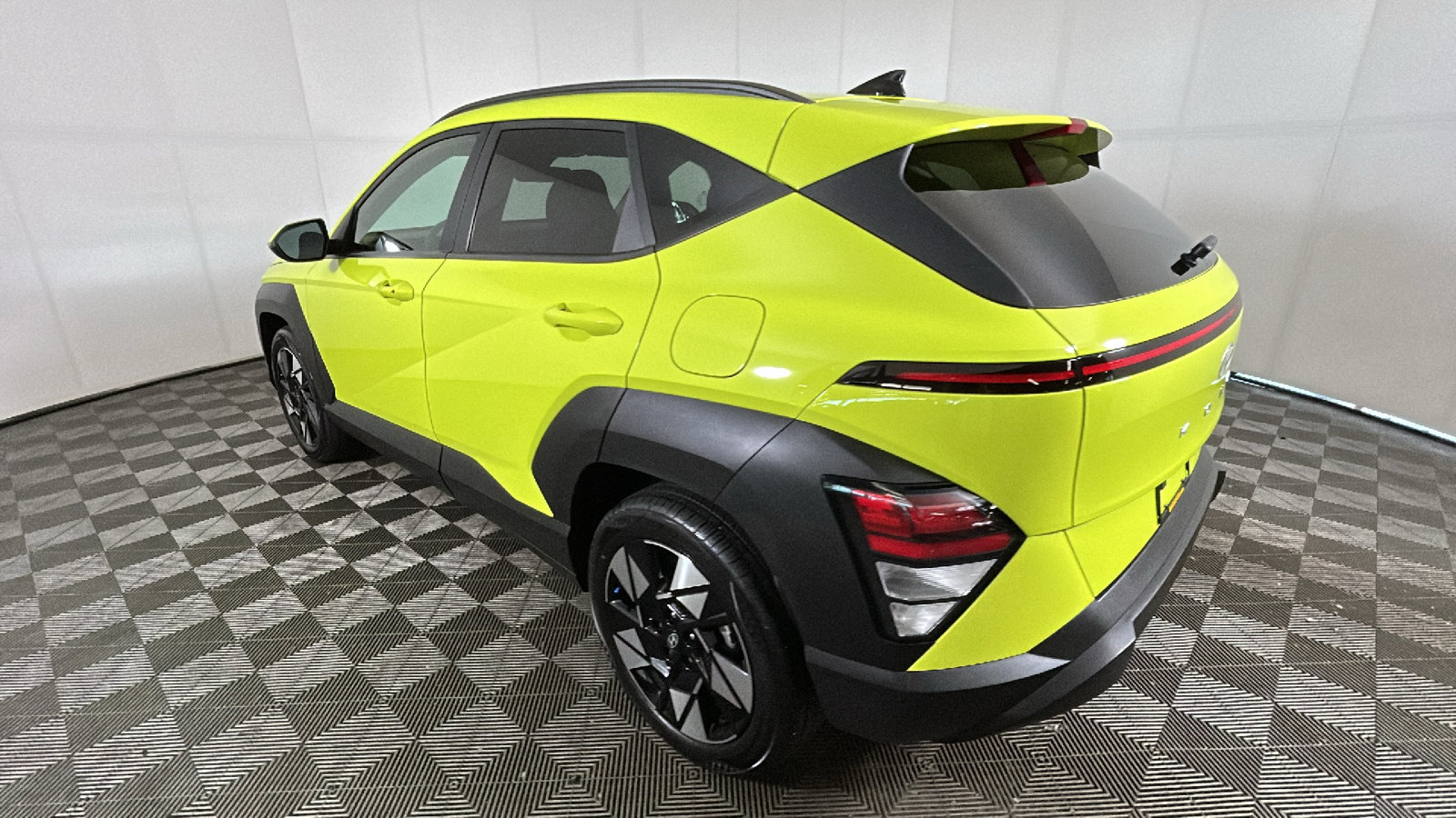 Used 2024 Hyundai Kona SEL FWD image 5