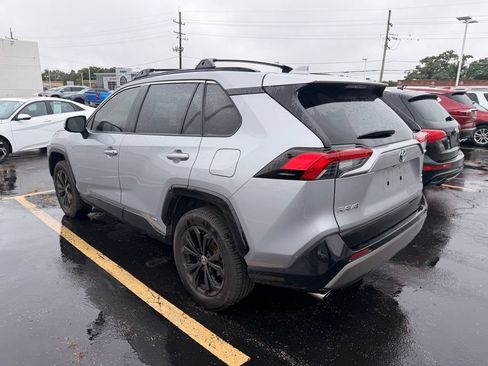 Used 2022 Toyota RAV4 SE w/ Convenience Package AWD/4WD image 7